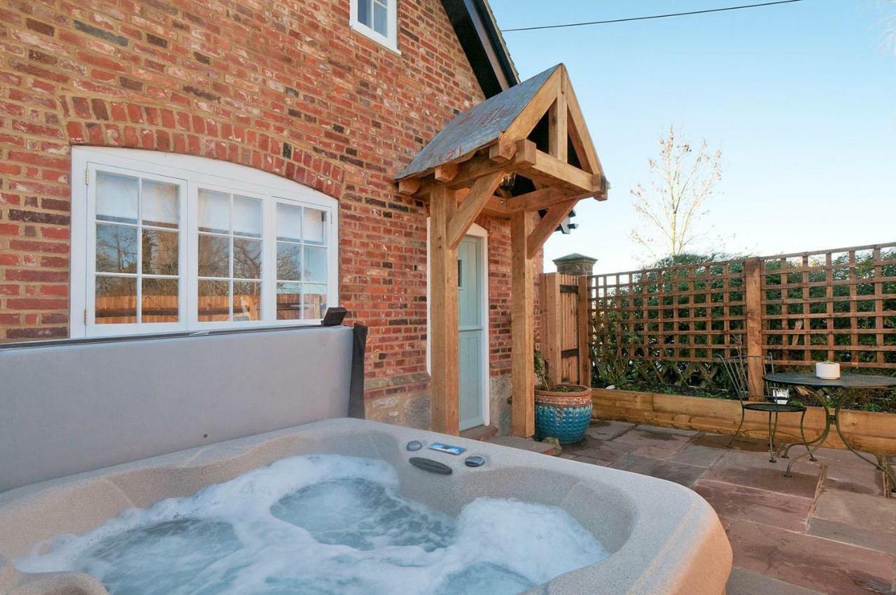 The Annexe With Hot Tub Villa Maidstone Eksteriør billede